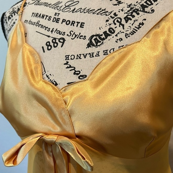 158. Vintage Victoria Secret Gold Babydoll Nightgown Sheer/Satin Size M - Picture 8 of 10